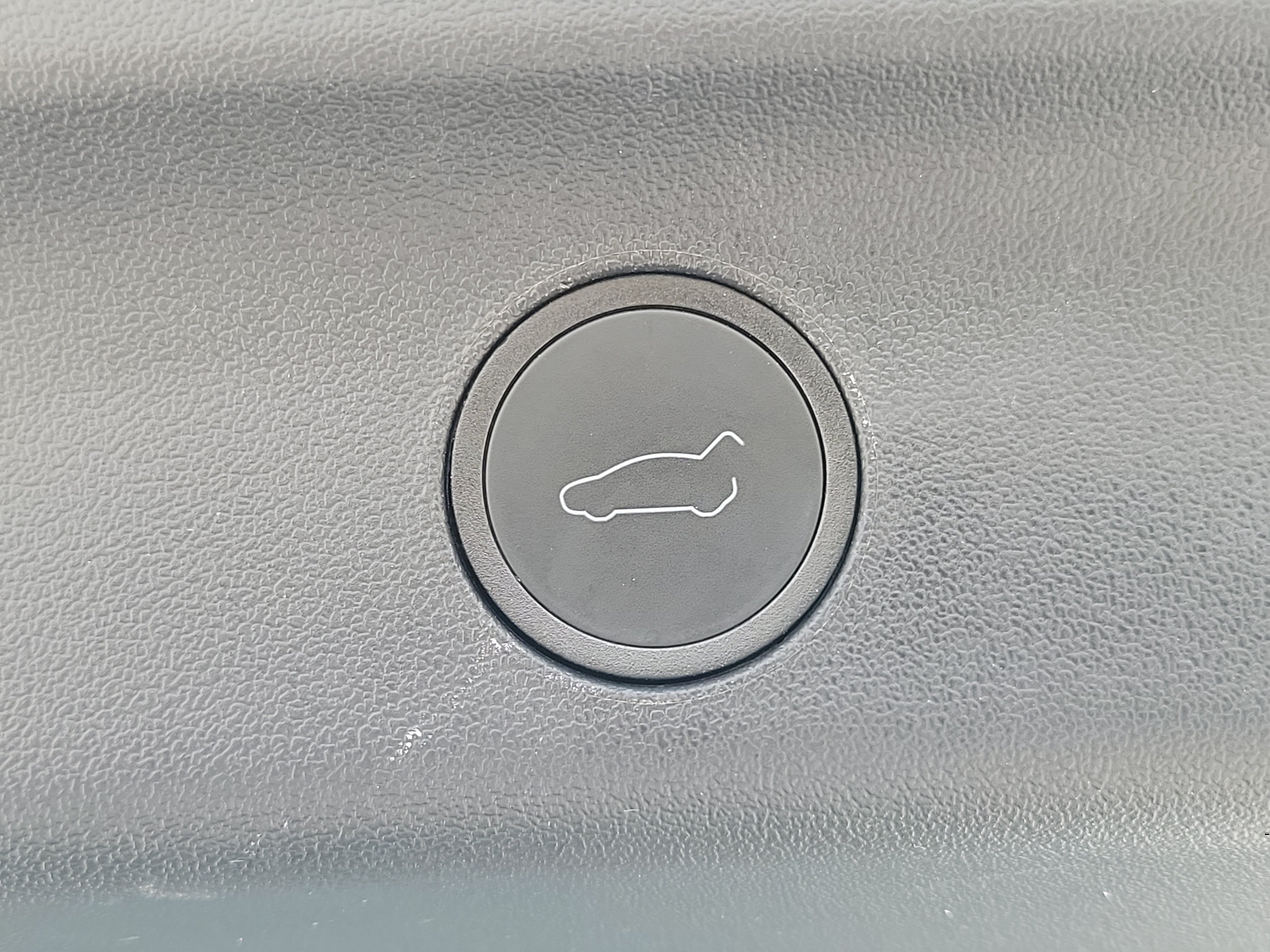 Used 2024 Tesla Model Y Long Range RWD image 18