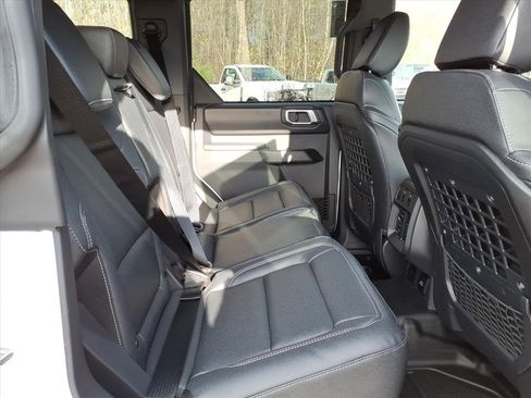New 2025 Ford Bronco Badlands image 9