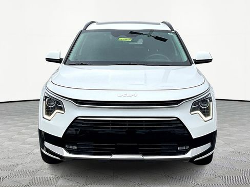 Used 2023 Kia Niro EX Touring image 2