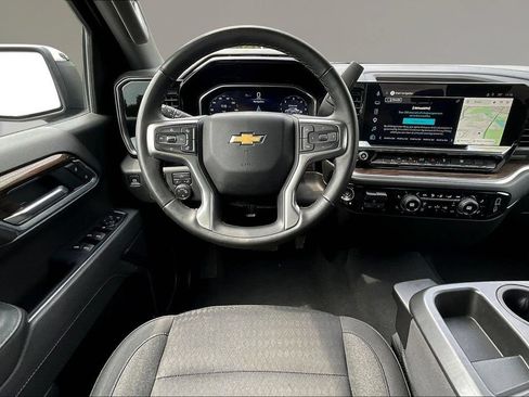 Used 2026 Chevrolet Silverado 1500 LT AWD/4WD image 9