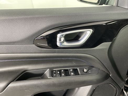 New 2026 Jeep Compass Limited image 13