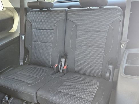 Certified 2023 GMC Acadia SLE w/ Driver Convenience Package image 7