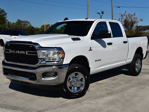 Used 2022 RAM 2500 Tradesman w/ Chrome Appearance Group AWD/4WD image 3