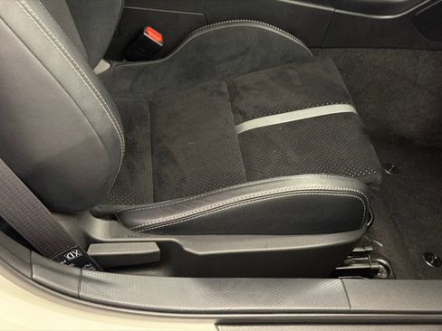 Used 2025 Toyota GR86 Premium RWD image 9