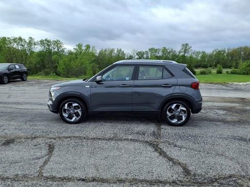 Used 2025 Hyundai Venue SEL FWD image 39