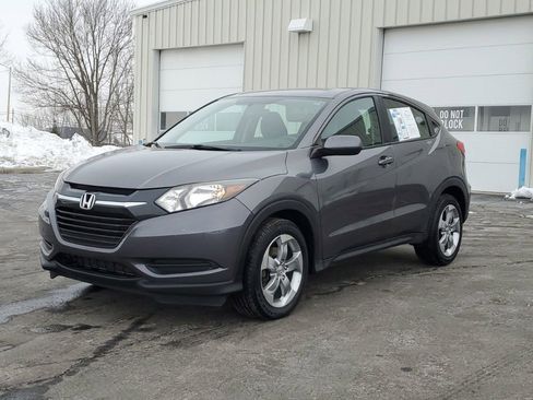 Used 2018 Honda HR-V LX image 3