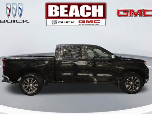 Used 2023 Chevrolet Silverado 1500 LT image 2