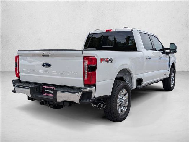 New 2025 Ford F250 4x4 Crew Cab Super Duty image 2