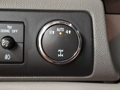 Used 2013 Chevrolet Tahoe LT w/ Luxury Package AWD/4WD image 22