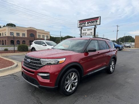 Used 2023 Ford Explorer XLT w/ Equipment Group 202A RWD image 1