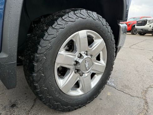 Used 2020 Chevrolet Silverado 2500 LTZ w/ LTZ Premium Package image 31