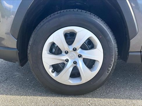 Used 2024 Toyota RAV4 LE AWD/4WD image 7
