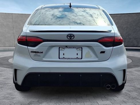 Used 2023 Toyota Corolla SE w/ SE Premium Package FWD image 3