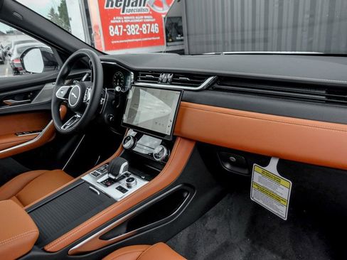 New 2026 Jaguar F-PACE R-Dynamic S image 21