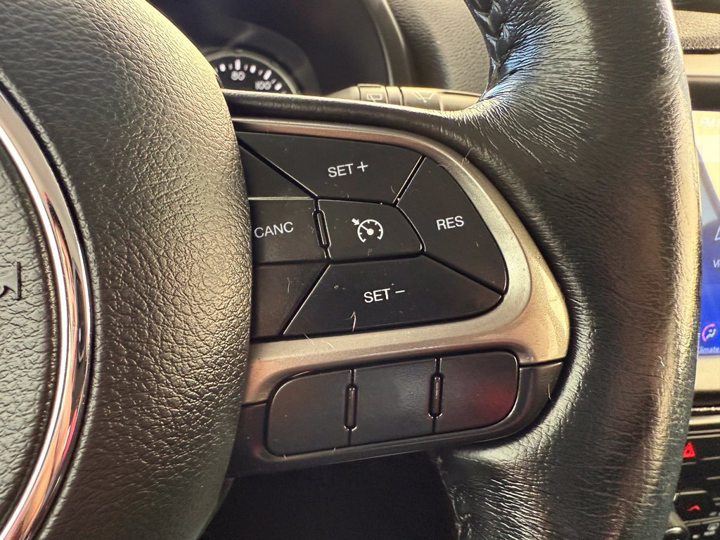 Used 2018 Jeep Renegade Limited w/ UConnect 8.4 Nav Group AWD/4WD image 34