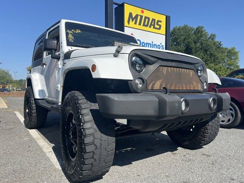 Used 2016 Jeep Wrangler Sport AWD/4WD image 3