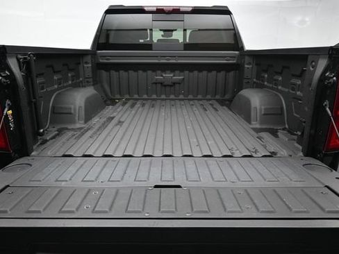 Used 2025 Chevrolet Silverado 1500 High Country AWD/4WD image 9