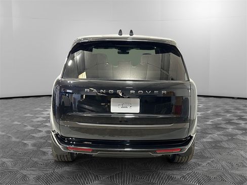 Used 2025 Land Rover Range Rover SE AWD/4WD image 4