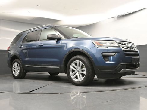 Used 2018 Ford Explorer XLT AWD/4WD image 24