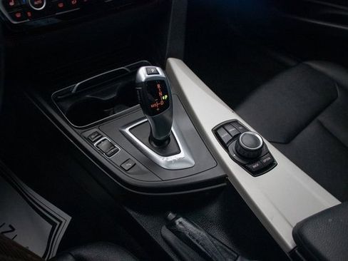 Used 2017 BMW 320i xDrive Sedan image 34