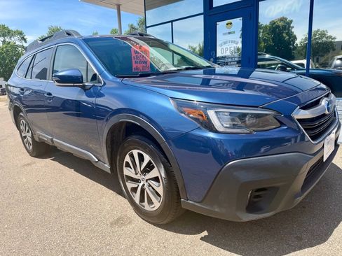 Used 2022 Subaru Outback Premium AWD/4WD image 4