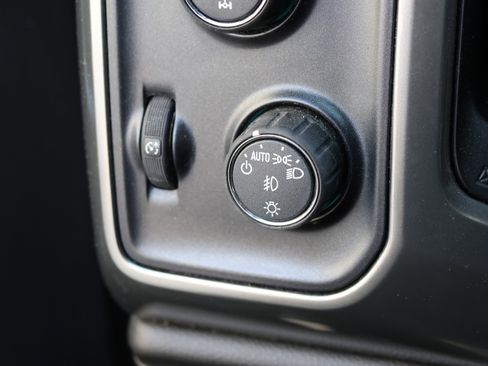 Used 2018 Chevrolet Silverado 1500 LTZ Z71 w/ Centennial Edition image 17