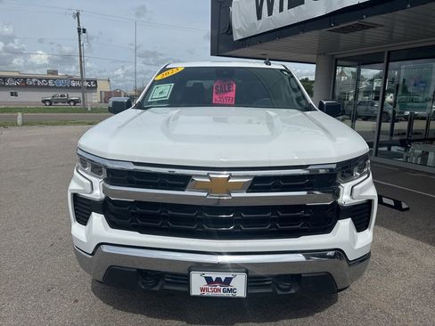 Used 2023 Chevrolet Silverado 1500 LT AWD/4WD image 2