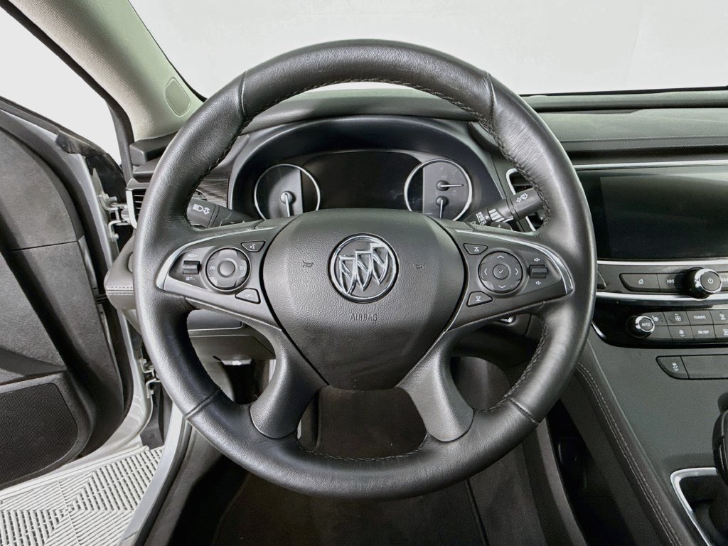 Used 2017 Buick LaCrosse Essence FWD image 12