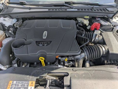 Used 2017 Lincoln Continental Reserve image 19