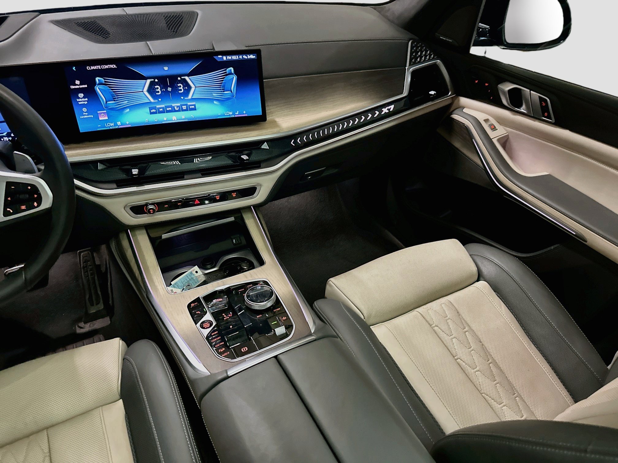 Certified 2025 BMW X7 xDrive40i w/ Executive Package AWD/4WD image 23