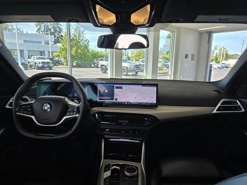 Used 2025 BMW 330i Sedan RWD image 23