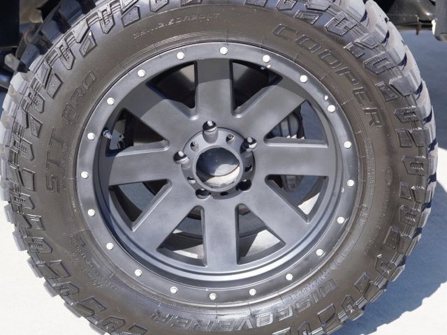 Used 2017 Toyota Tundra SR5 w/ SR5 Upgrade Package AWD/4WD image 19