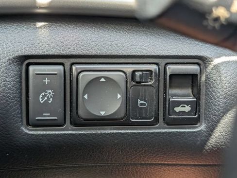 Used 2015 Nissan Sentra SL FWD image 19
