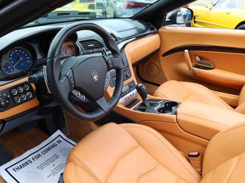 Used 2015 Maserati GranTurismo Convertible image 9