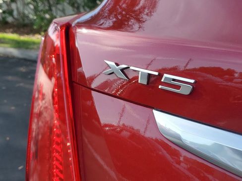 Used 2018 Cadillac XT5 Luxury w/ Driver Awareness Package image 28