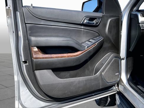 Used 2019 Chevrolet Tahoe LT w/ RST Edition AWD/4WD image 22