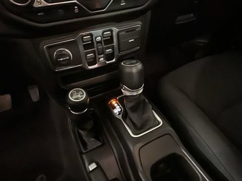 Used 2023 Jeep Wrangler Unlimited w/ Cold Weather Group AWD/4WD image 20