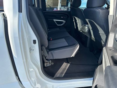 Used 2021 Nissan Titan SV w/ SV Convenience Package image 15