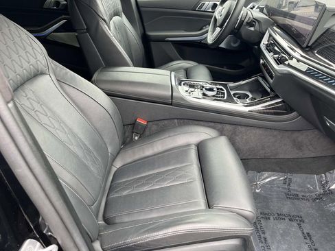 Used 2025 BMW X7 M60i w/ Executive Package image 24