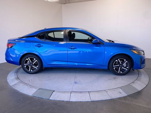 Used 2025 Nissan Sentra SV FWD image 6
