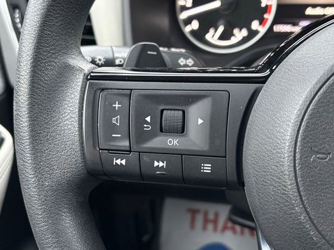 Used 2023 Nissan Rogue SV image 26