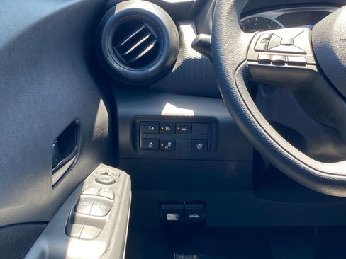 New 2025 Nissan Kicks Play S image 24