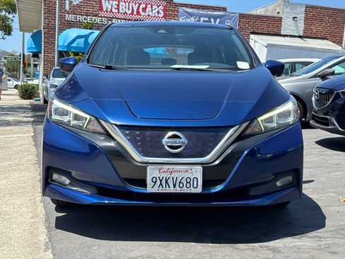 Used 2020 Nissan Leaf SV w/ SV Technology Package FWD image 3