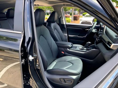 Certified 2026 Toyota Highlander XLE AWD/4WD image 9