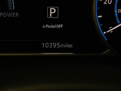 Used 2024 Nissan Leaf S image 29