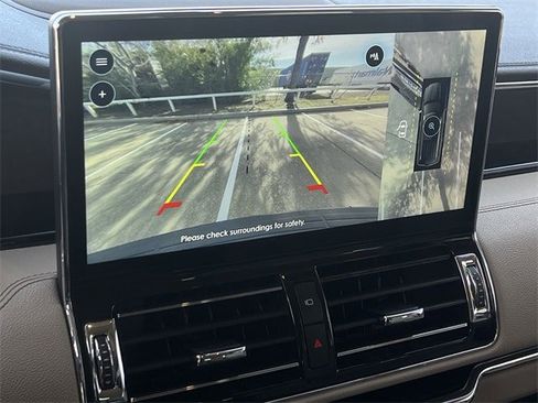 Used 2022 Lincoln Navigator Reserve image 18