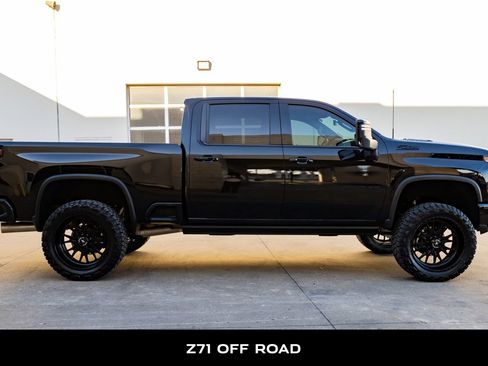 Used 2024 Chevrolet Silverado 2500 LTZ w/ LTZ Plus Package image 11