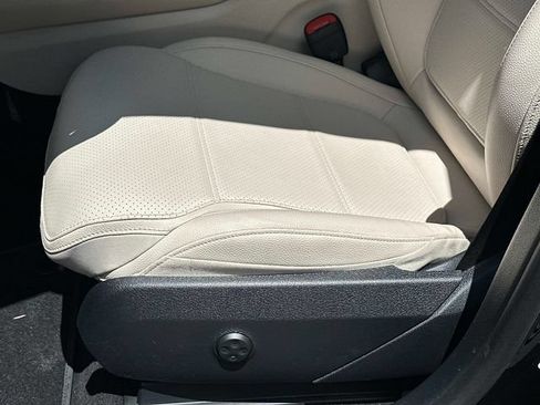 Certified 2024 Mercedes-Benz GLC 300 4MATIC image 17