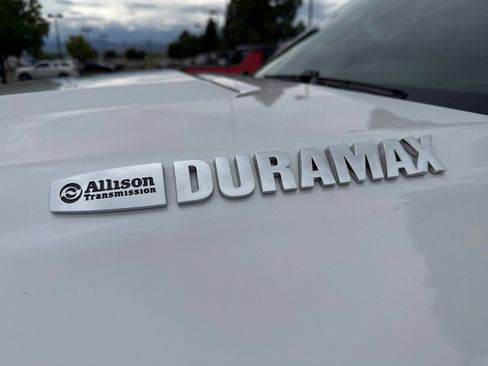 Used 2018 GMC Sierra 2500 Denali w/ Duramax Plus Package AWD/4WD image 2