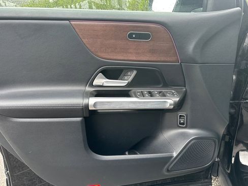 Certified 2022 Mercedes-Benz GLB 250 4MATIC image 29